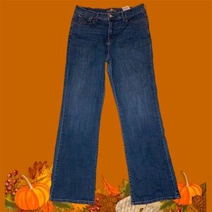 Levi's® Premium
NOUGHTIES BOOTCUT WOMEN'S JEANS